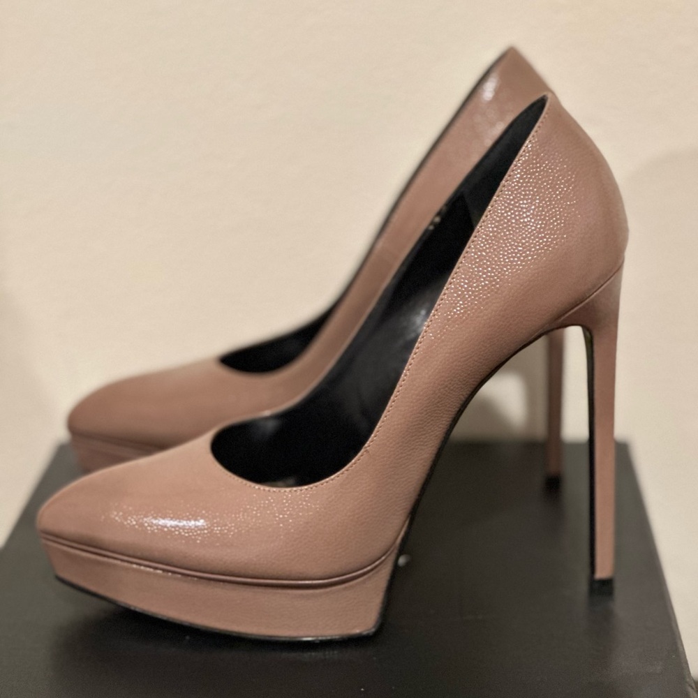 Saint Laurent nude heels, great condition, size 7